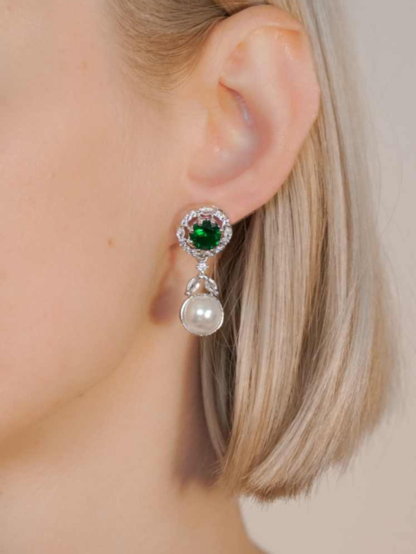 Earing Green