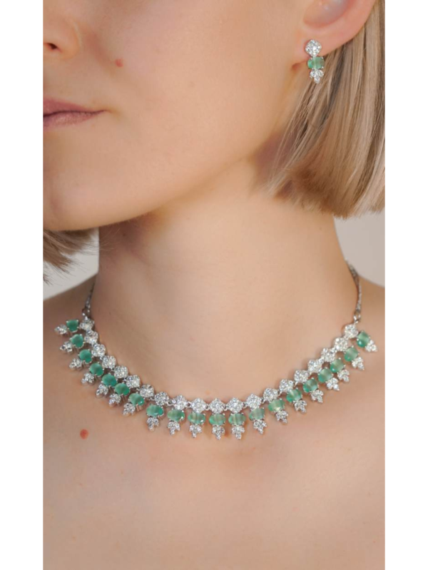 Necklace Light green