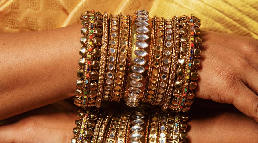 layered-jewellery